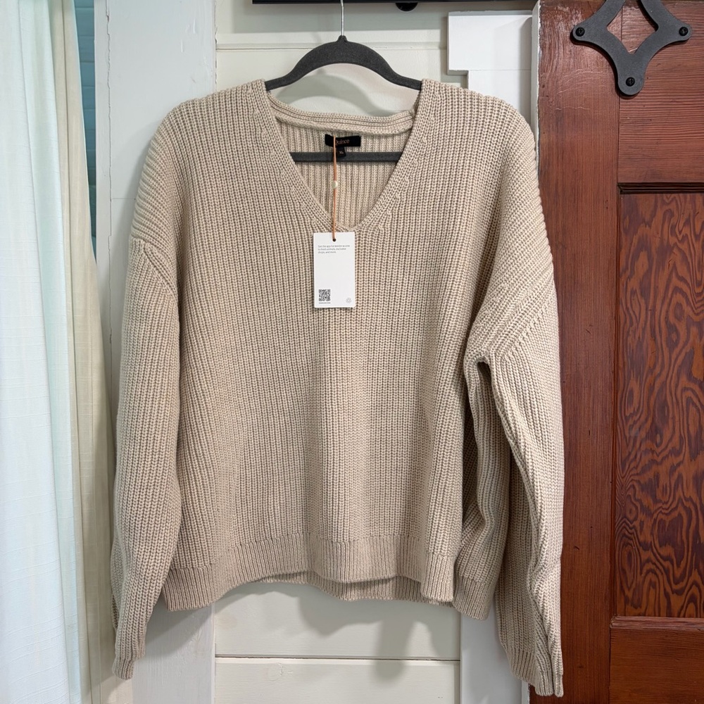 NWT Quince 100% Organic Coton Fisherman V-Neck Sweater in Speckled Beige - Picture 2 of 10